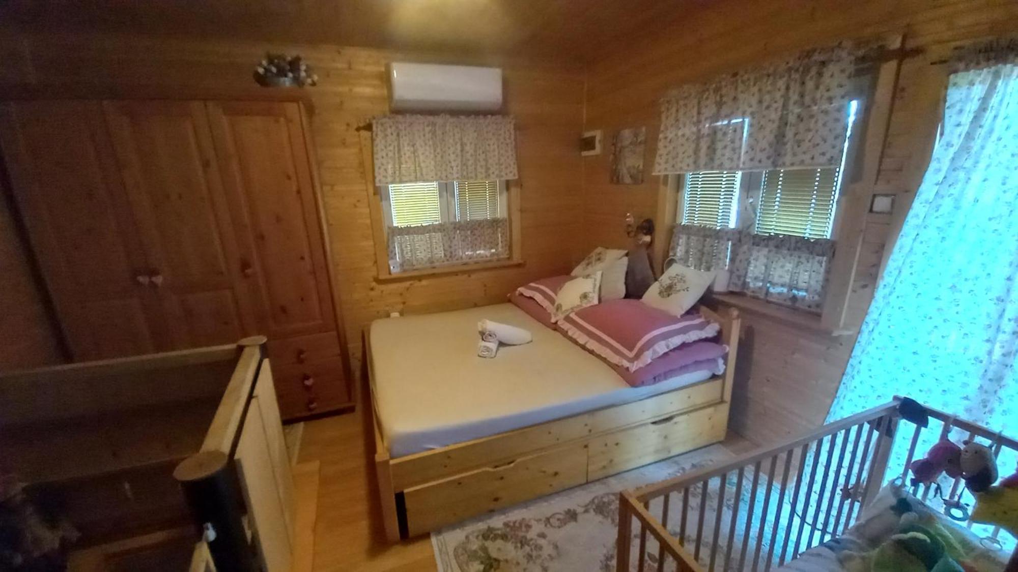 Chata u rybníka - Chrastná Osecna Exteriér fotografie